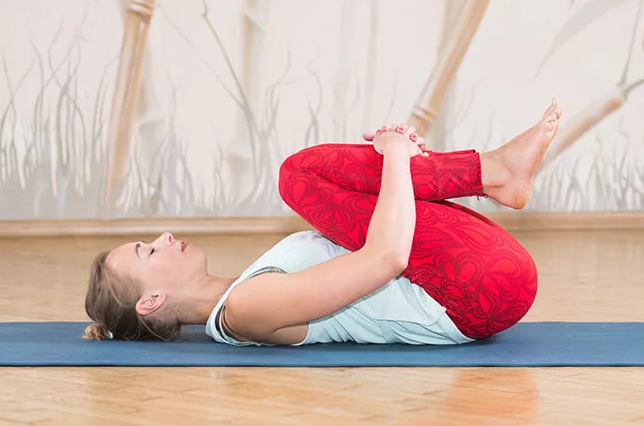 6 упражнений, которые снимут напряжение от шеи до пяток
